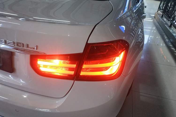 Used BMW 3 Series 2015 320Li Luxury Edition Fashion Model
