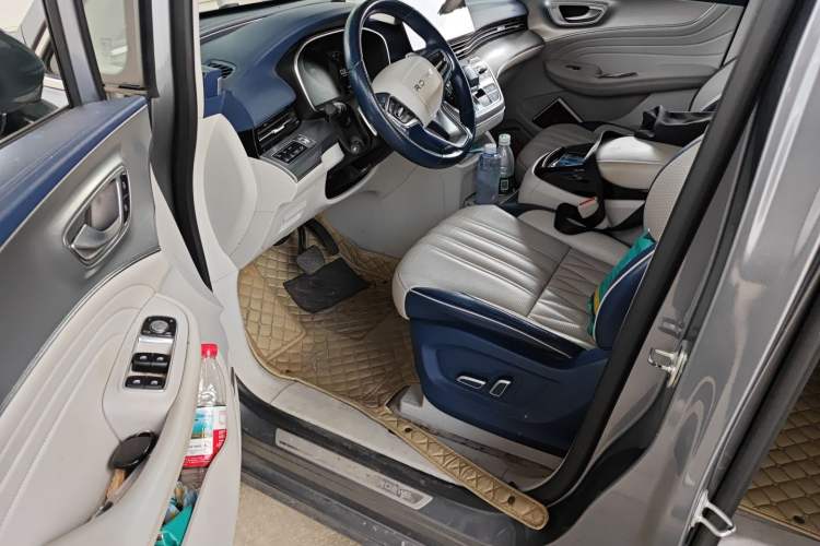 Used Roewe iMAX8 2022 400TGI Celebration Edition
