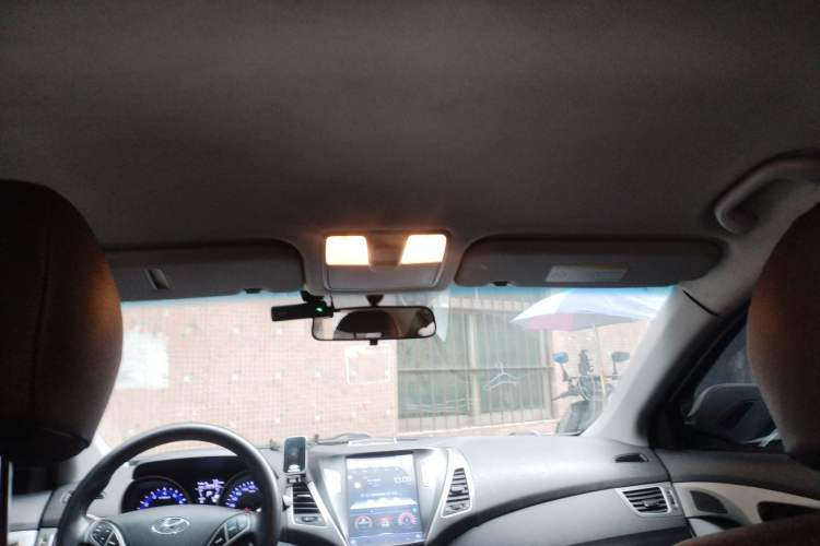 Used Hyundai Elantra (5th Generation / Langdong) 2015 1.6L Automatic Fashion Model
