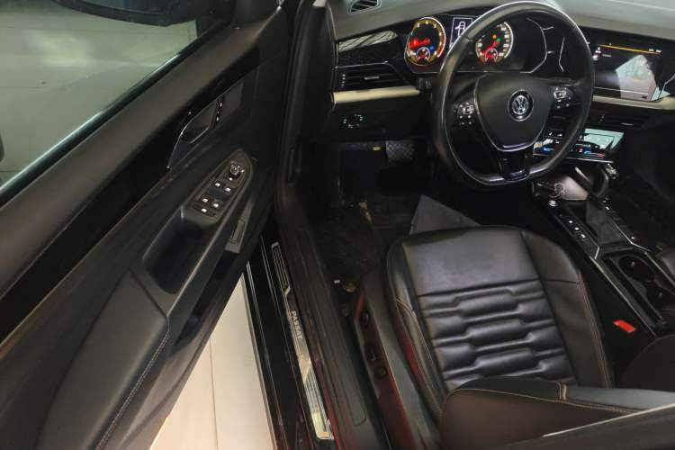 Used Volkswagen Passat 2020 330TSI Elite Edition China VI
