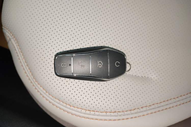 Used BYD Qin PLUS 2024 HONOR Edition DM-i 55KM Leading Model
