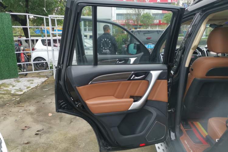 Used Haval H9 2015 2.0T Four-Wheel Drive Luxury 7-Seater
