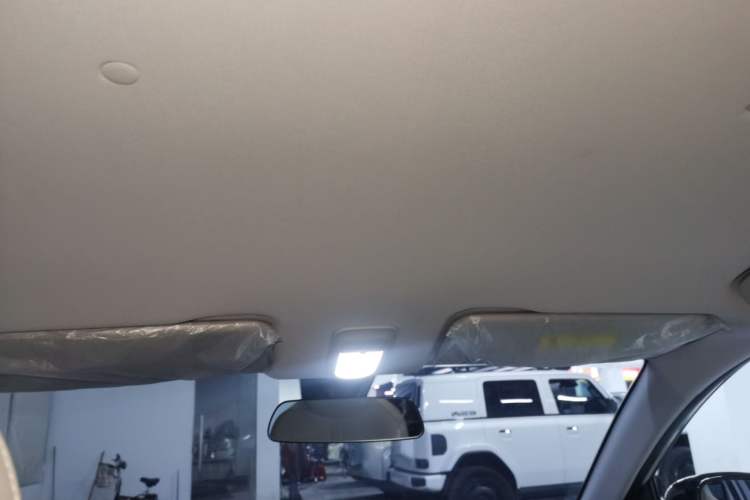 Used Wuling Bingo PLUS 2024 330 km Range Five-Seater Version
