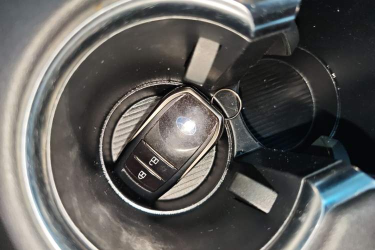 Used Toyota Venza 2022 Dual-Engine 2.5L CVT Two-Wheel Drive Luxury Edition