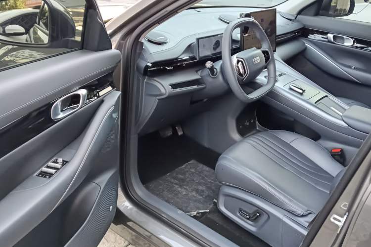 Used  E5 2024 530km Long-Range Version
