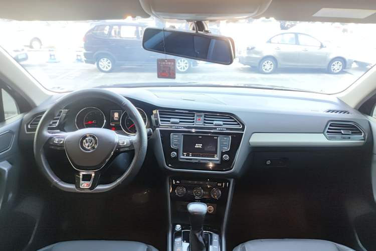 Used Volkswagen Tiguan L 2017 330TSI Automatic Two-Wheel Drive Comfort Edition
