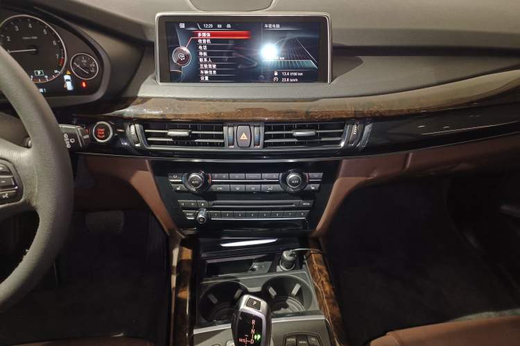 Used BMW X5 2015 xDrive28i
