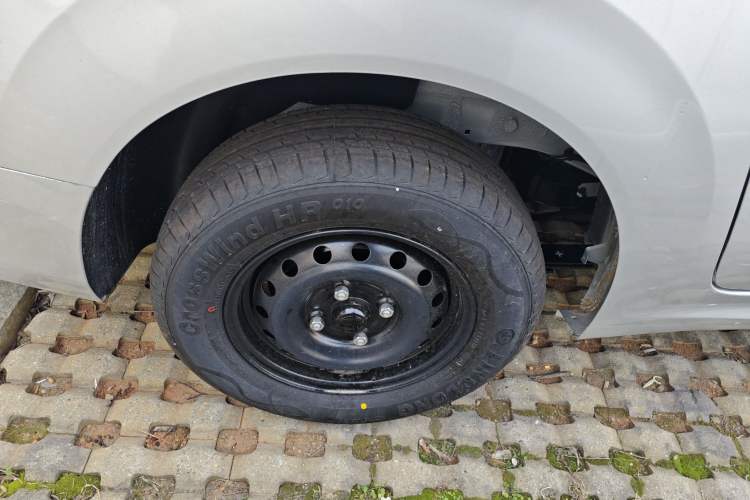 Used Wuling Hongguang New Energy 2024 All-Electric Model 300KM Practical Version