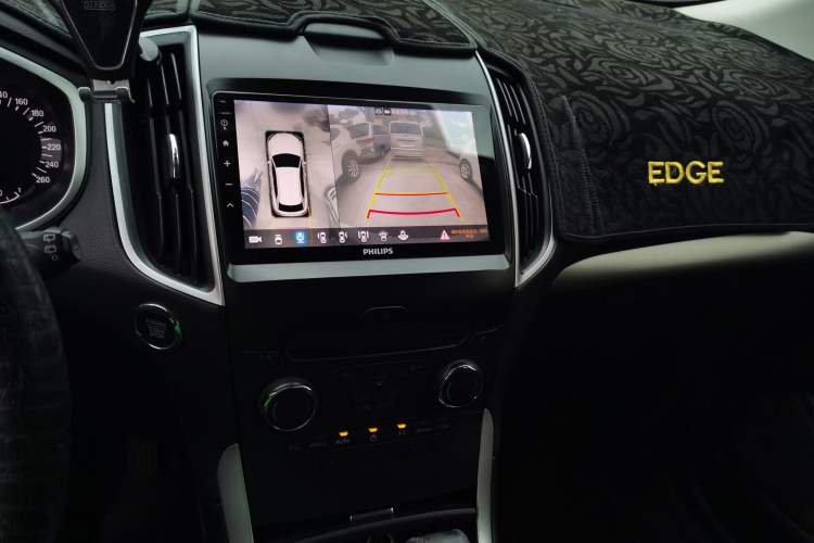 Used Ford Edge 2018 EcoBoost 245 Two-Wheel-Drive Platinum Edition 5 Seats
