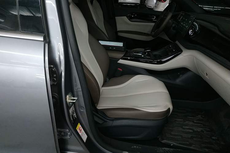 Used BYD Qin PLUS 2024 HONOR Edition DM-i 55KM Leading Model
