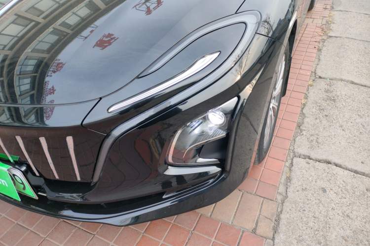 Used Hongqi E-QM5 2022 431 km Charge & Enjoy Edition