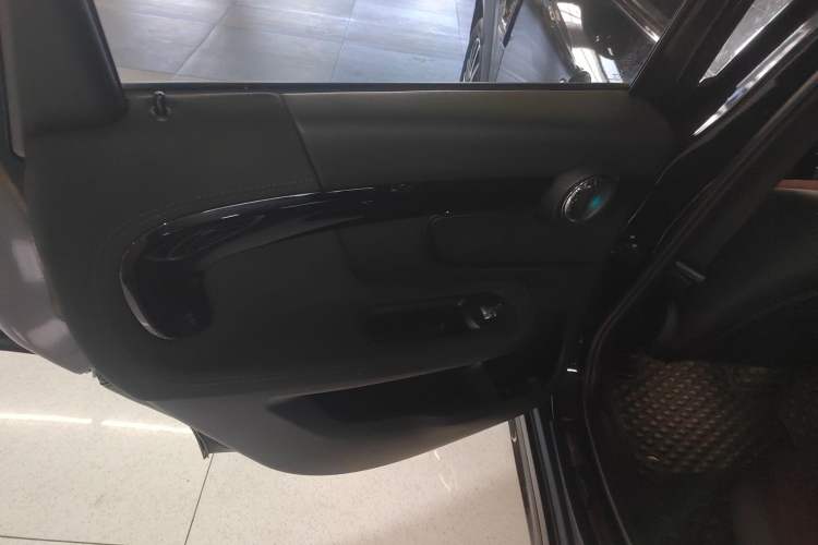 Used  Countryman 2017 2.0T COOPER S ALL4 for car enthusiasts
