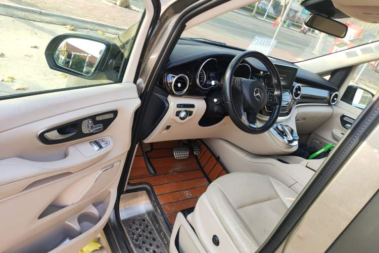 Used Mercedes-Benz V-Class 2017 V 260 L Prestige Extended Edition
