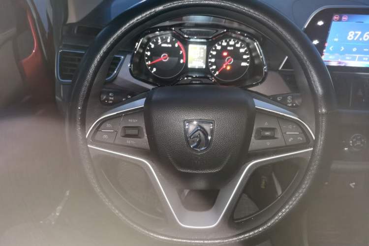 Used Baojun 310W 2017 1.5L Manual Fashion Model China V
