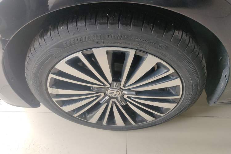 Used Volkswagen Passat 2019 330TSI Luxury Edition China VI Standard
