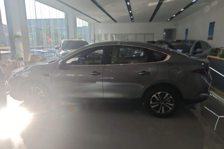 Used BYD Qin PLUS 2025 DM-i Smart Drive 120KM Superior Model
