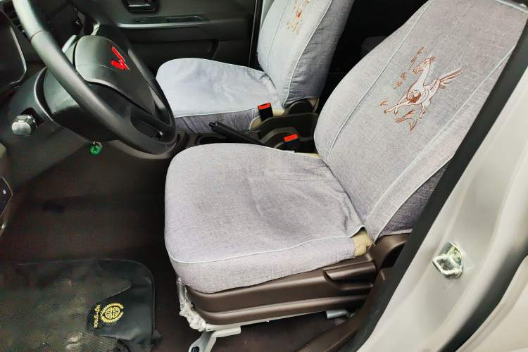 Used Wuling Hongguang V 2022 1.5L Jingqu Edition Electric-Assist LAR