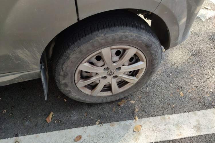 Used Jinbei New Hiace S 2023 1.5L Wealth Edition Passenger Van 5/6/7-Seater Central Air Conditioning Version SWC15M
