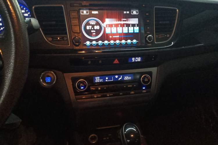 Used Hyundai Mistra 2014 1.8L Automatic Smart GLS
