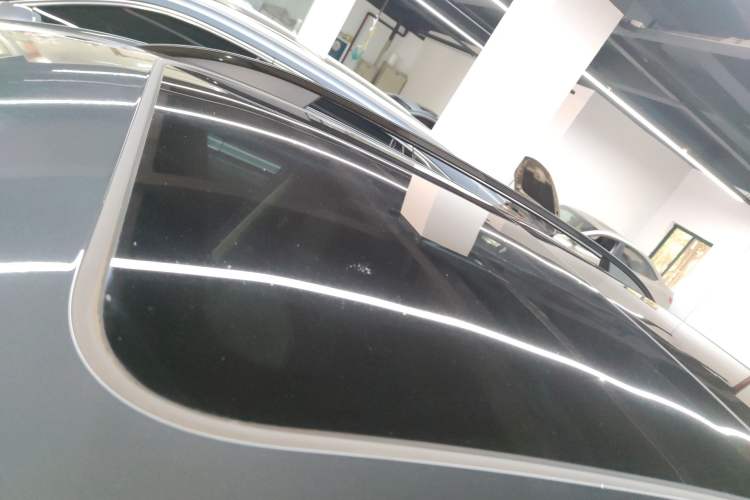 Used Roewe RX5 2023 PLUS 330TGI Automatic Trendsetting Smart Edition
