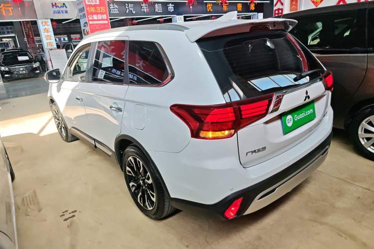 Used Mitsubishi Outlander 2020 2.4L 4x4 Zhi Xiang Edition 5 Seats