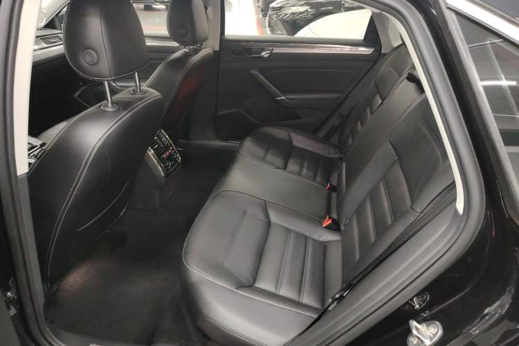 Used Volkswagen Passat 2017 330TSI DSG Prestige Edition
