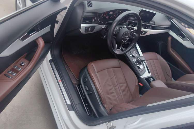 Used Audi A4L 2019 40 TFSI Fashion Edition China VI Emission Standard