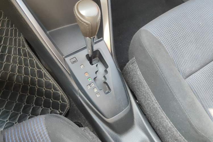 Used Toyota YARiS L Zhi Xian 2015 1.5E Automatic Charm Edition