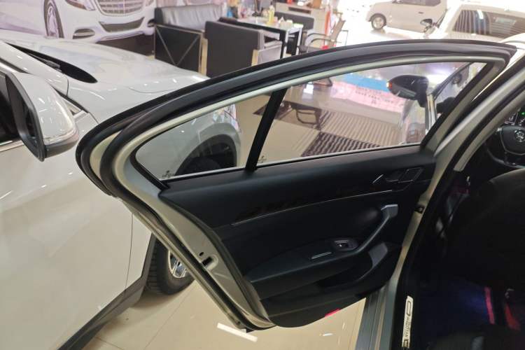 Used Volkswagen Magotan 2017 330TSI DSG Luxury Model