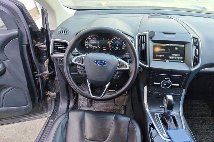 Used Ford Edge 2015 2.0T GTDi Four-Wheel Drive Prestige Model
