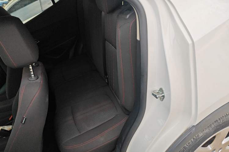 Used Buick Encore 2015 1.4T Automatic Two-Wheel Drive Urban Elite Version
