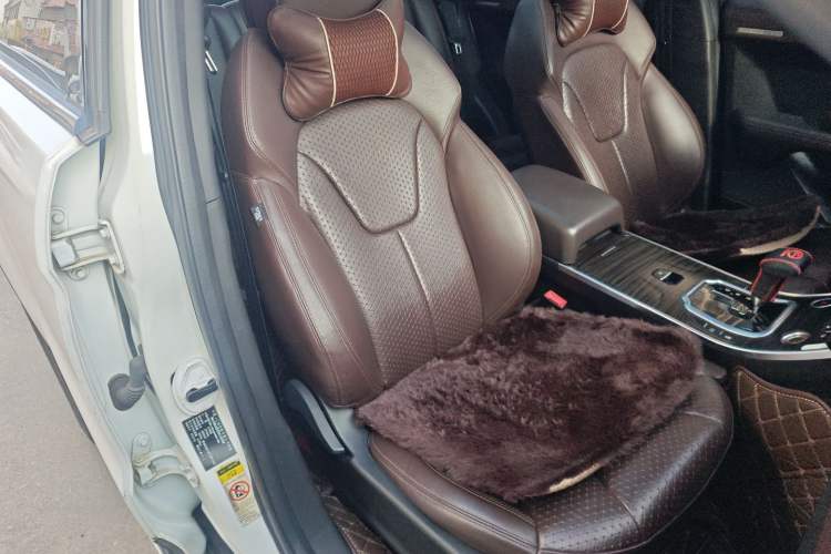 Used Land X7 2015 2.0T Panoramic Prestige Edition
