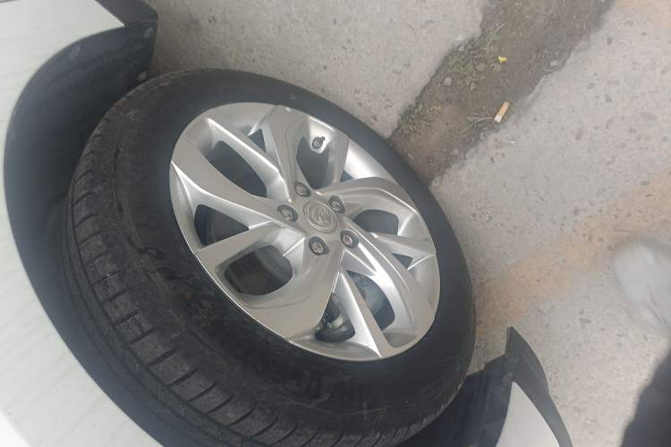 Used Buick Velite 6 2023 Revised Version 430 km Range – Commuter Edition
