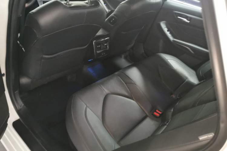 Used Toyota Avalon 2019 Dual-Engine 2.5L Luxury Edition China VI Standard
