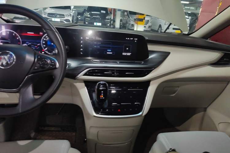 Used Buick GL8 2021 ES Landtrek 653T Comfort Edition
