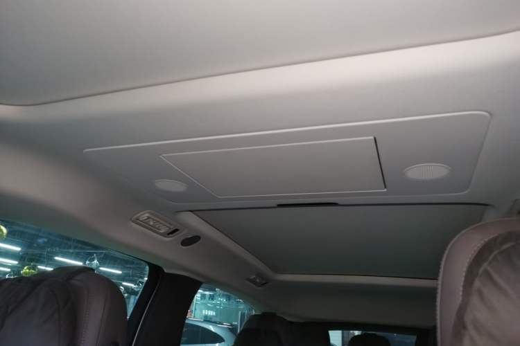 Used Li Auto MEGA 2024 Ultra Model
