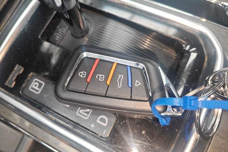 Used Venucia T90 2018 2.0L CVT Smart Connect Fashion Edition China VI Standard
