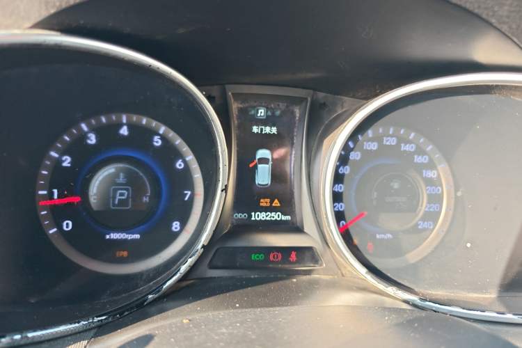 Used Hyundai Santa Fe 2013 2.4L Automatic 2WD Comfort Edition