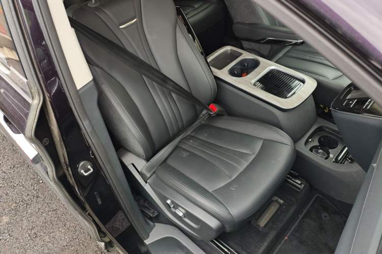 Used Hongqi HQ9 PHEV 2024 2.0T Four-Wheel Drive Business Edition