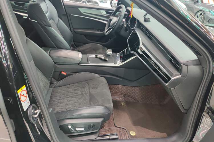 Used Audi A6L 2023 40 TFSI Luxury Dynamic Model
