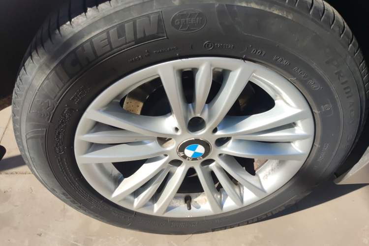 Used BMW 3 Series 2015 320Li Luxury Edition Fashion Model
