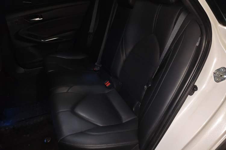 Used Toyota Avalon 2019 2.0L Luxury Edition China VI Standard
