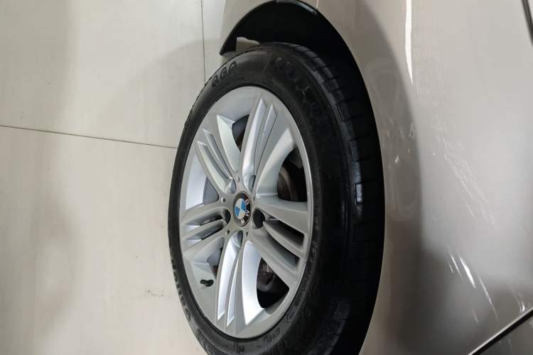 Used BMW 3 Series 2016 320Li Ambition Model
