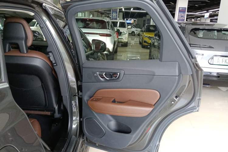 Used Volvo XC60 2018 T5 4x4 Zhiyi Edition
