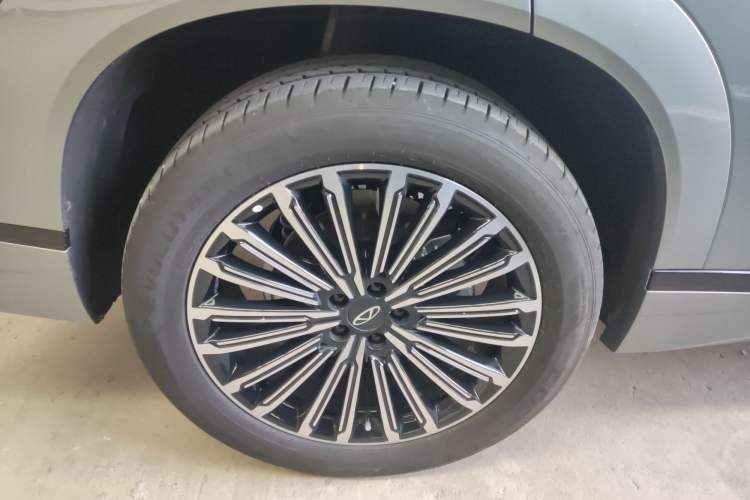 Used Chery Tiggo 9 C-DM 2025 1.5T 106KM Ultra-Enjoyment Version 5 Seats Lithium Iron Phosphate
