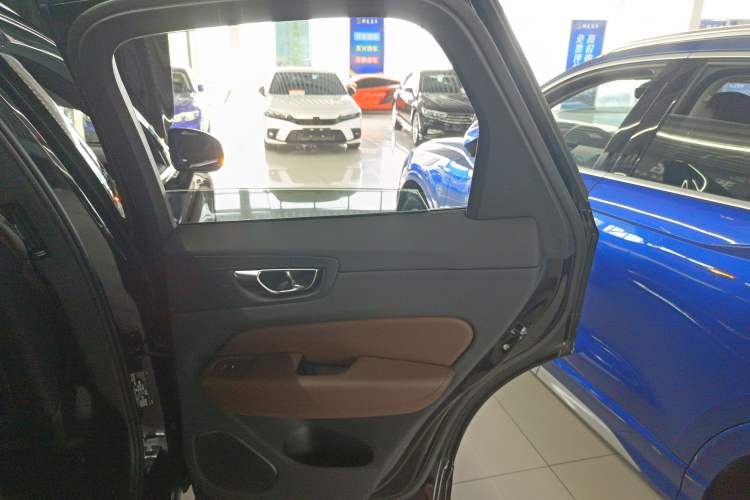 Used Volvo XC60 2021 T5 4x4 Smart Luxury Edition
