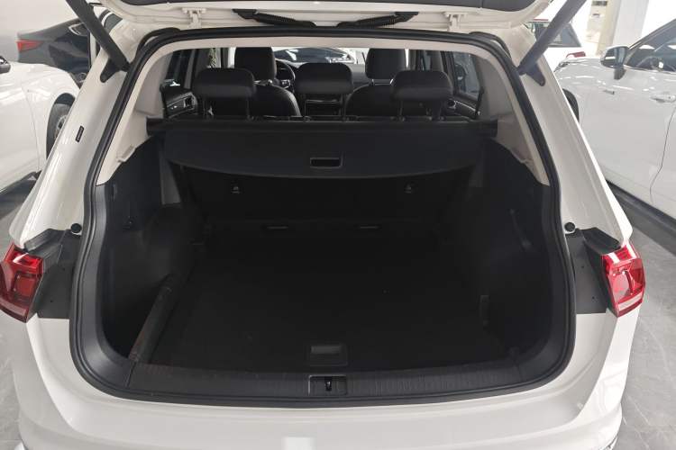 Used Volkswagen Tiguan L 2021 330TSI Automatic Two-Wheel Drive R-Line Enhanced Edition