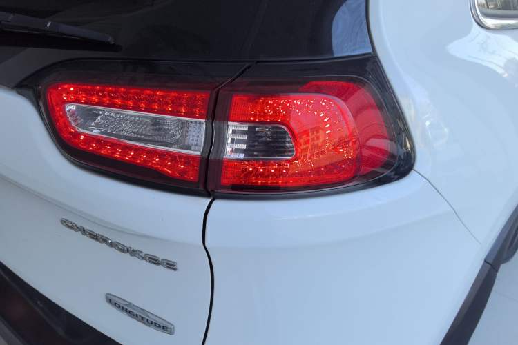 Used  Cherokee 2016 2.0L Superior Edition
