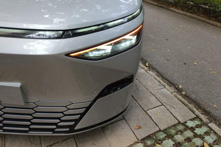 Used XPeng X9 2024 610 Long-Range Pro