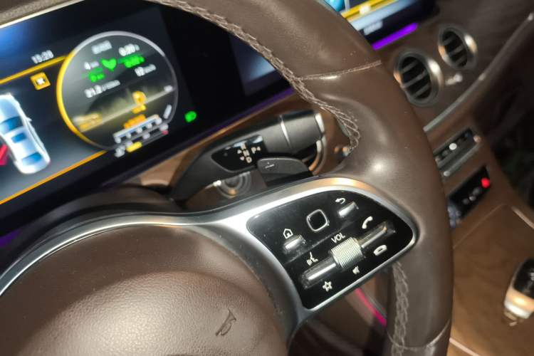 Used Mercedes-Benz E-Class 2019 E 260 L
